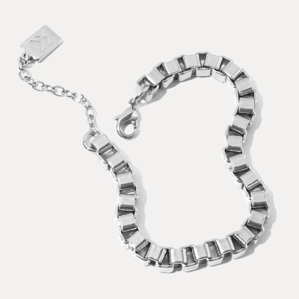 Miranda Frye Lincoln Bracelet (Silver) - Picture 2 of 4